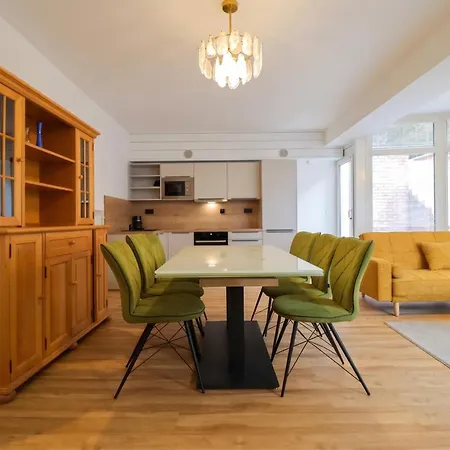 דירה Stylish In Quiet Villa, 4