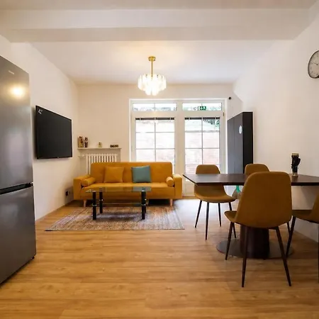 Stylish In Quiet Villa, 4 Praga