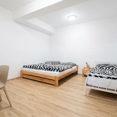 Stylish In Quiet Villa, 4 דירה *