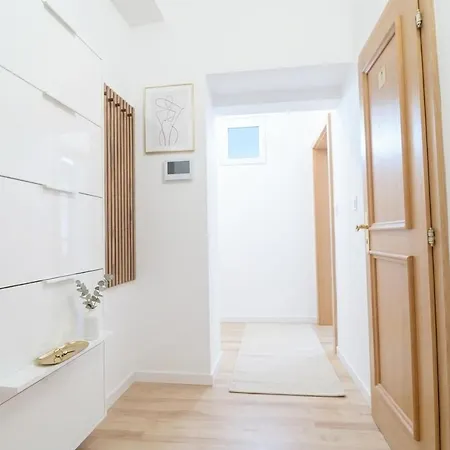 Stylish In Quiet Villa, 4 Apartament Praga